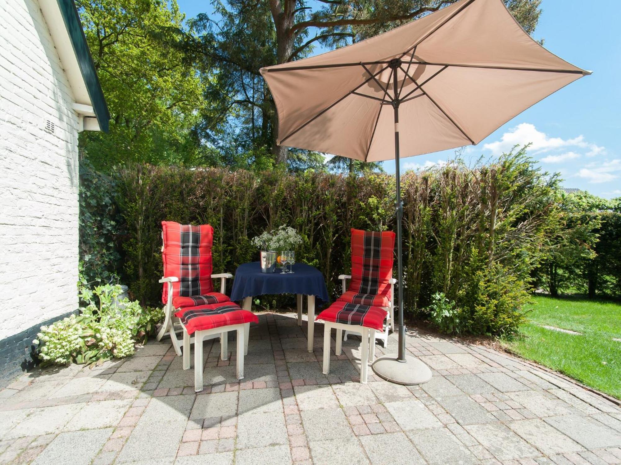 Pleasing Holiday Home In Schoorl With Patio Bagian luar foto